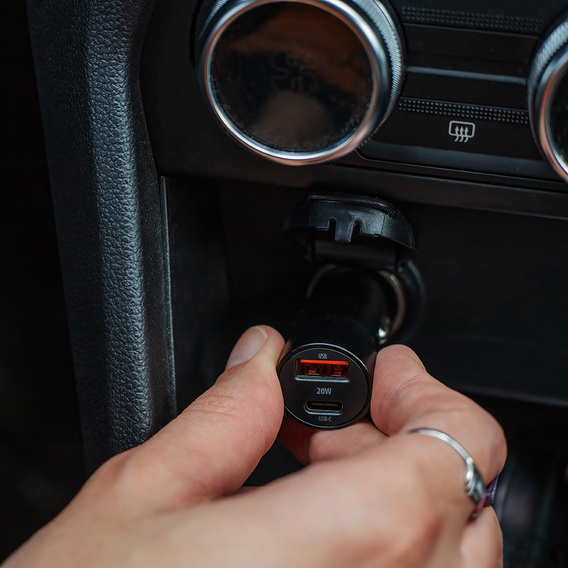 Maxlife PD/QC 20 W nabíjačka do auta s káblom USB-C – USB-C 60 W pre smartfóny, tablety, navigačné zariadenia a iné zariadenia s USB/USB-C