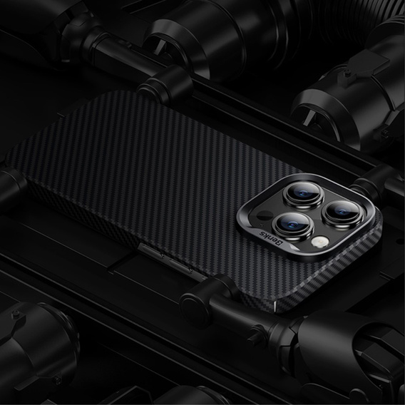 Puzdro BENKS Kevlar pre iPhone 15 Plus, Carbon Fiber, čierne