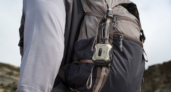 Puzdro na slúchadlá ESR Cyber FlickLock MagSafe pre Apple AirPods Pro 3