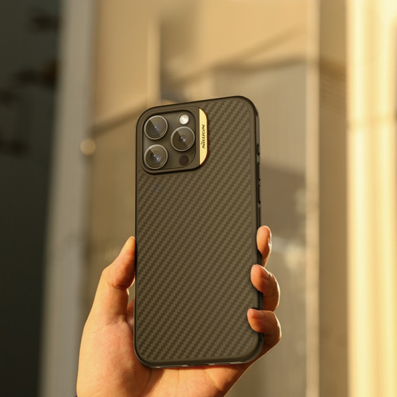 Puzdro pre iPhone 16 Pro Max, pancierované Nillkin, Carbon Fiber, pre Magsafe, zlaté